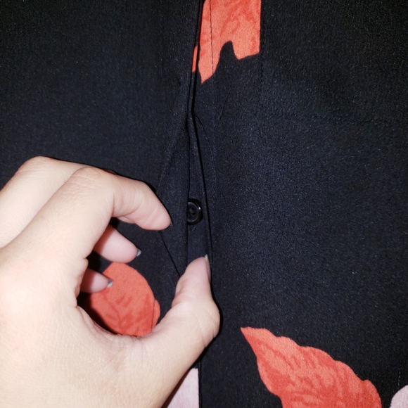 Who What Wear Sleeveless Flutter Sleeve Rose Blouse - Picture 6 of 7